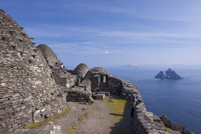 Stampa con cornice : Monastero celta di Skellig Michael, Sito del Patrimonio Mondiale dell'UNESCO nella Contea di Kerry Stampa con cornice : Monastero celta di Skellig Michael, Sito del Patrimonio Mondiale dell'UNESCO nella Contea di Kerry