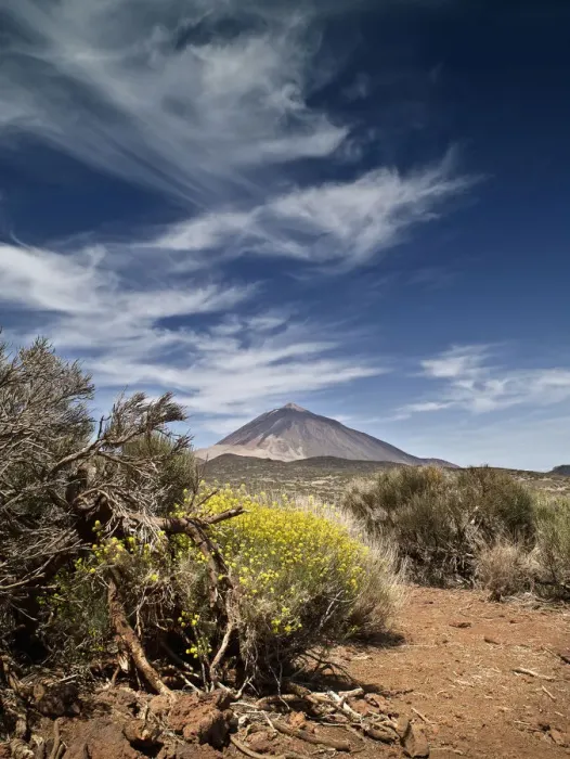 Stampa con cornice : Il vulcano in primavera.