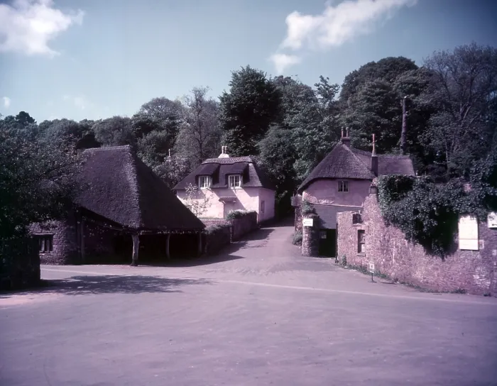 Stampa con cornice : Cockington Village, Devon, c1955. Creatore: Arthur Charles Kirby Ware Stampa con cornice : Cockington Village, Devon, c1955. Creatore: Arthur Charles Kirby Ware