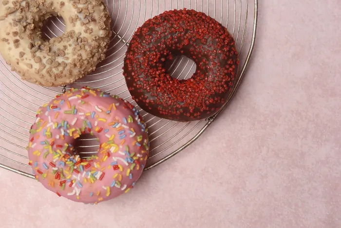 Stampa con cornice : Donutti vari con glassa Stampa con cornice : Donutti vari con glassa