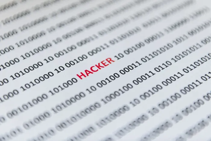 Stampa con cornice : Codice binario con la parola hacker, Austria. Stampa con cornice : Codice binario con la parola hacker, Austria.