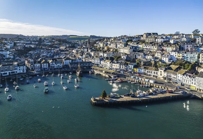 Stampa con cornice : Il porto di Brixham da un drone, Devon. Stampa con cornice : Il porto di Brixham da un drone, Devon.