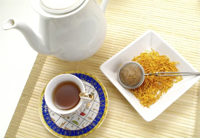 Stampa con cornice : Tè di calendula Stampa con cornice : Tè di calendula