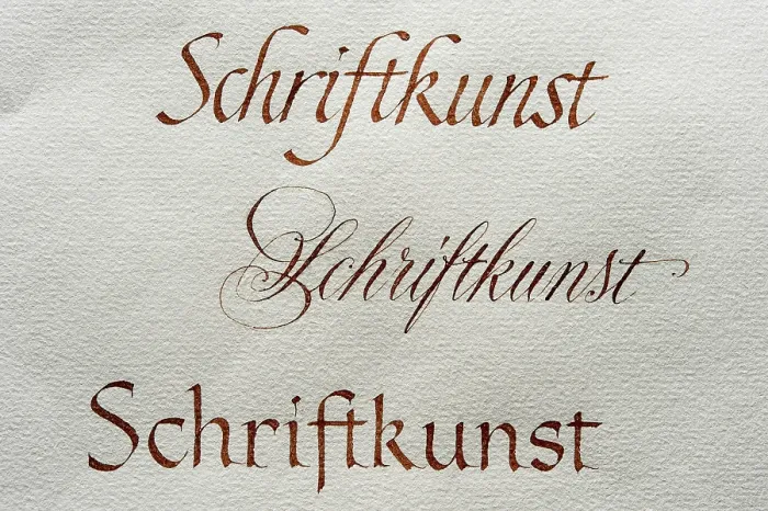 Stampa con cornice : Studio di calligrafia, fonti, Cancellaresca. Stampa con cornice : Studio di calligrafia, fonti, Cancellaresca.