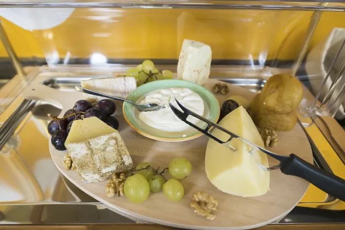 Stampa con cornice : Tavola del formaggio.