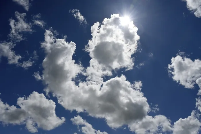Stampa con cornice : Nuvole e sole. Stampa con cornice : Nuvole e sole.
