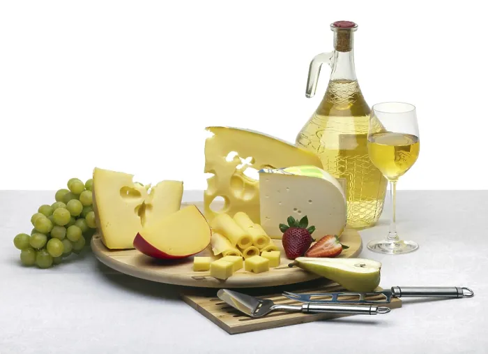 Stampa con cornice : Composizione di formaggio, uva.