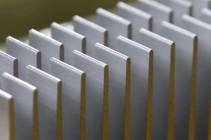 Stampa con cornice : Pannello di computer con le chip e i cavi. Stampa con cornice : Pannello di computer con le chip e i cavi.