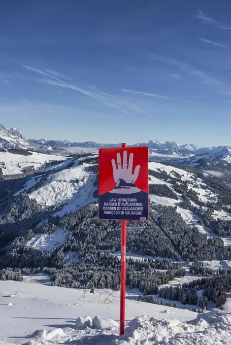 Stampa con cornice : Pericolo di Valanghe. Stampa con cornice : Pericolo di Valanghe.