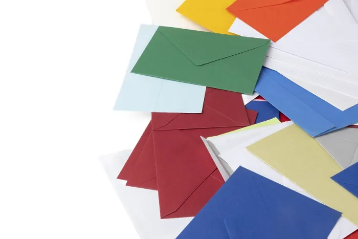 Stampa con cornice : Molte buste di colore diverso.
