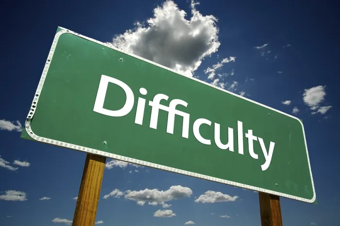 Stampa con cornice : Strada difficile con nuvole drammatiche e cielo