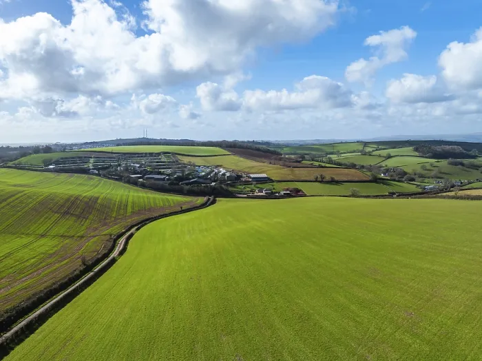 Stampa con cornice : Campi e fattorie da un drone, Devon. Stampa con cornice : Campi e fattorie da un drone, Devon.