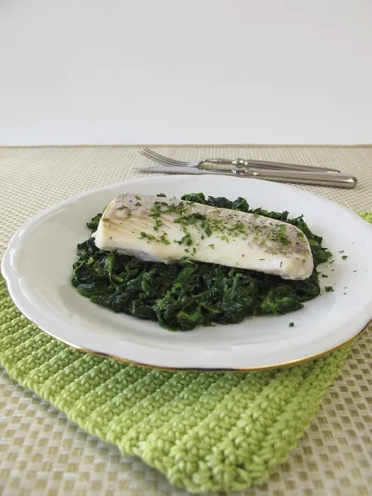 Stampa con cornice : Haddock su spinaci. Stampa con cornice : Haddock su spinaci.