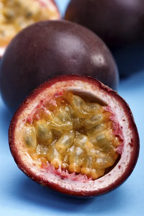 Stampa con cornice : Passionfruit a metà. Stampa con cornice : Passionfruit a metà.