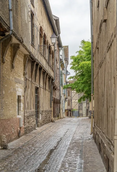 Stampa con cornice : Impressione di Troyes. Stampa con cornice : Impressione di Troyes.