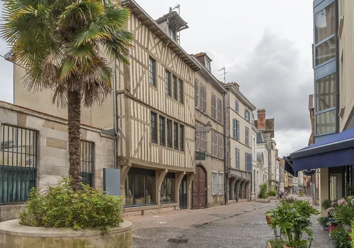 Stampa con cornice : Impressione di Troyes. Stampa con cornice : Impressione di Troyes.