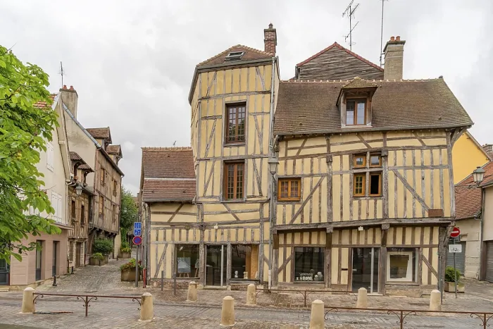 Stampa con cornice : Impressione di Troyes. Stampa con cornice : Impressione di Troyes.