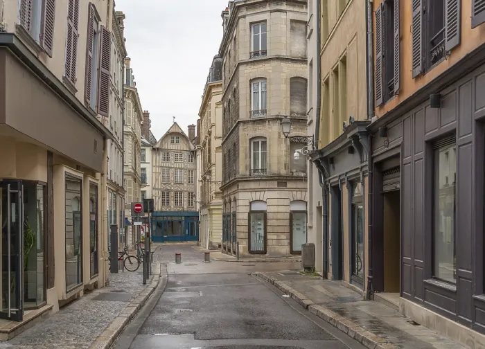 Stampa con cornice : Impressione di Troyes. Stampa con cornice : Impressione di Troyes.
