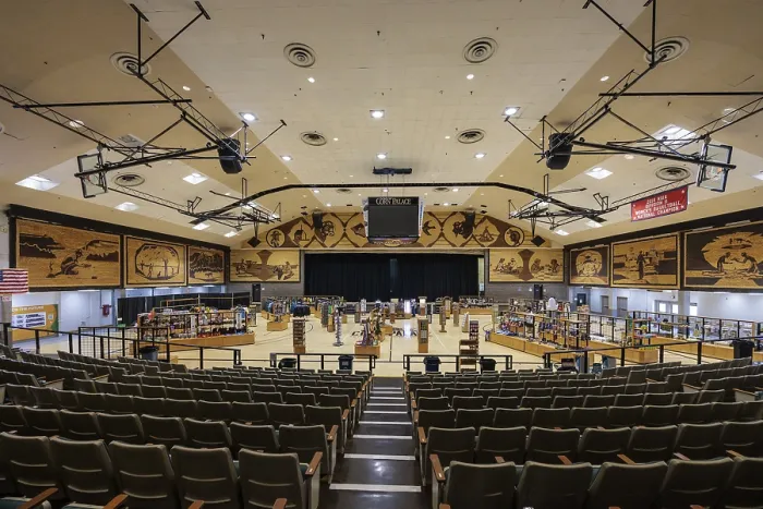 Stampa con cornice : Interno della Corn Palace del Mondo, unica nel suo genere a Mitchell. Stampa con cornice : Interno della Corn Palace del Mondo, unica nel suo genere a Mitchell.