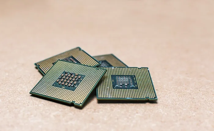 Stampa con cornice : Microprocessori di computer isolati. Stampa con cornice : Microprocessori di computer isolati.