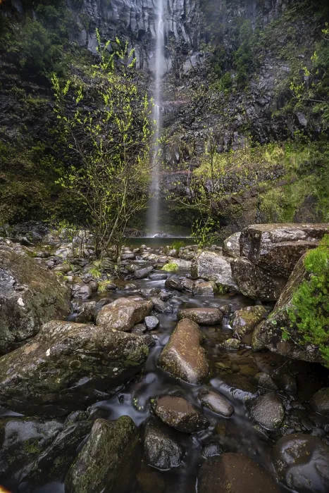 Stampa con cornice : Lagoa do Vento con Cascata di Risco Superiore.