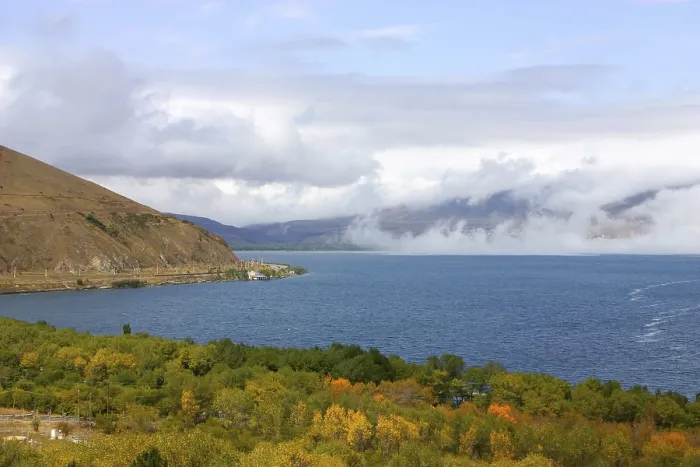 Stampa con cornice : Lago Sevan in Armenia Stampa con cornice : Lago Sevan in Armenia