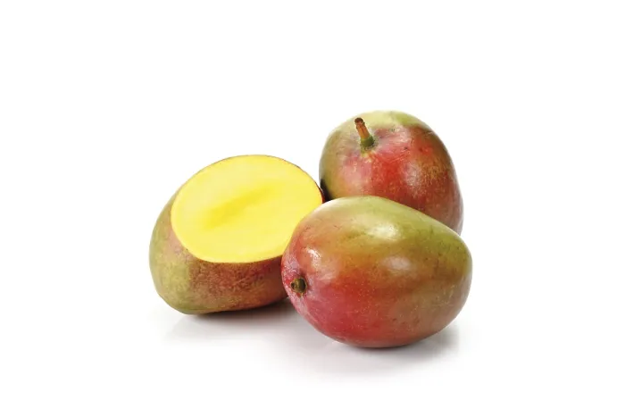 Stampa con cornice : Due mango e uno tagliato. Stampa con cornice : Due mango e uno tagliato.