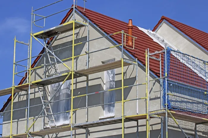 Stampa con cornice : Edificio nuovo con rendering di base completato dell'esterno Edificio nuovo con rendering di base completato Stampa con cornice : Edificio nuovo con rendering di base completato dell'esterno Edificio nuovo con rendering di base completato