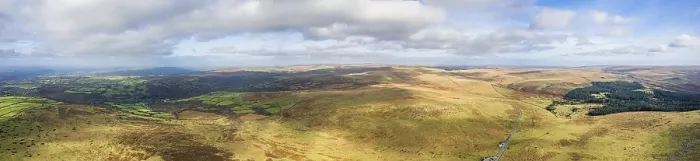 Stampa con cornice : Panorama dal drone sopra Sharpitor. Stampa con cornice : Panorama dal drone sopra Sharpitor.