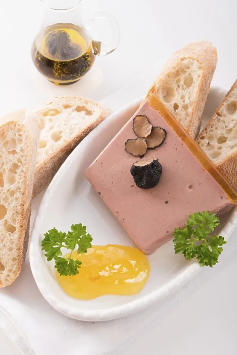 Stampa con cornice : Torta di pane con aspic e tartufo. Stampa con cornice : Torta di pane con aspic e tartufo.