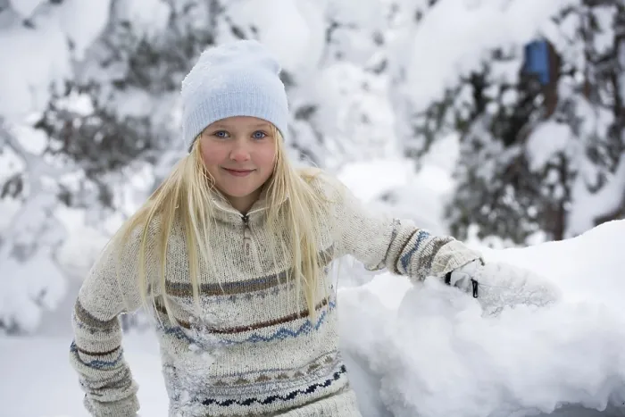 Stampa con cornice : Giocare nella neve. Stampa con cornice : Giocare nella neve.