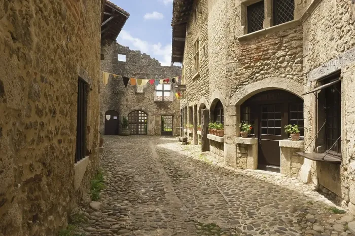 Stampa con cornice : deserto, nessuno, Nessuna gente, nessuno, non abitato, vuoto, giorno diurno, giorno, luce del giorno , fortezza , fortezze , Fortezza castello casa case casa case costruzione strutture edilizie villaggio architettura vicolo Stampa con cornice : deserto, nessuno, Nessuna gente, nessuno, non abitato, vuoto, giorno diurno, giorno, luce del giorno , fortezza , fortezze , Fortezza castello casa case casa case costruzione strutture edilizie villaggio architettura vicolo