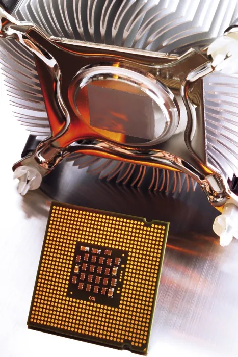 Stampa con cornice : Ventilatore del processore e chip del processore. Stampa con cornice : Ventilatore del processore e chip del processore.