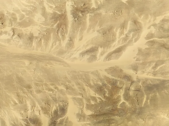Stampa con cornice : Dune patterns create da continuità del vento. Vista aerea. Namib Desert, Skeleton Coast, Namibia Stampa con cornice : Dune patterns create da continuità del vento. Vista aerea. Namib Desert, Skeleton Coast, Namibia