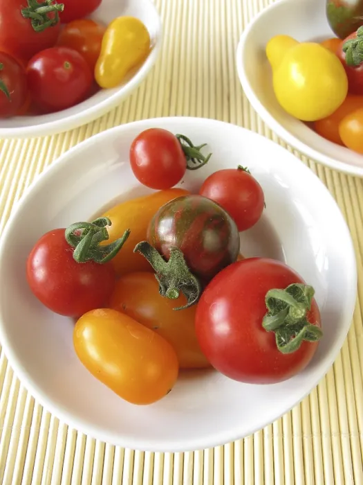 Stampa con cornice : Pomodori piccoli Stampa con cornice : Pomodori piccoli