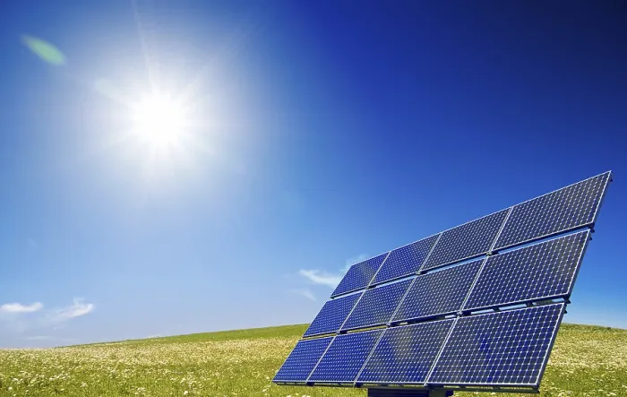 Stampa con cornice : Pannello solare con il sole.