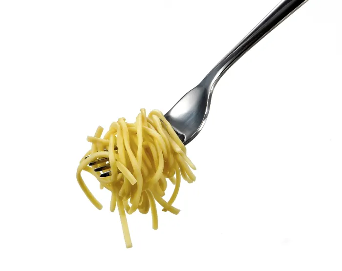 Stampa con cornice : Spaghetti su una forchetta. Stampa con cornice : Spaghetti su una forchetta.