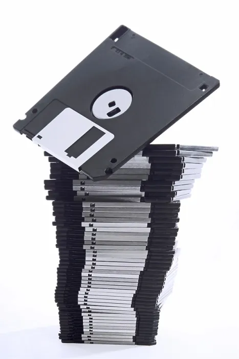 Stampa con cornice : Pila di dischetti floppy. Stampa con cornice : Pila di dischetti floppy.