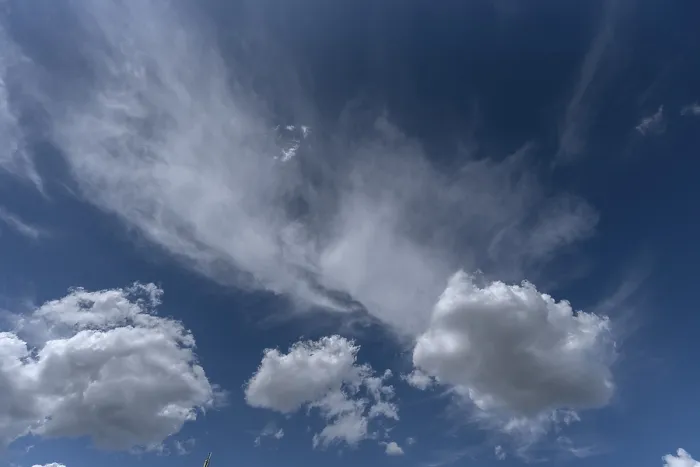 Stampa con cornice : Nubi stratocumuli (Stratocumulus). Stampa con cornice : Nubi stratocumuli (Stratocumulus).