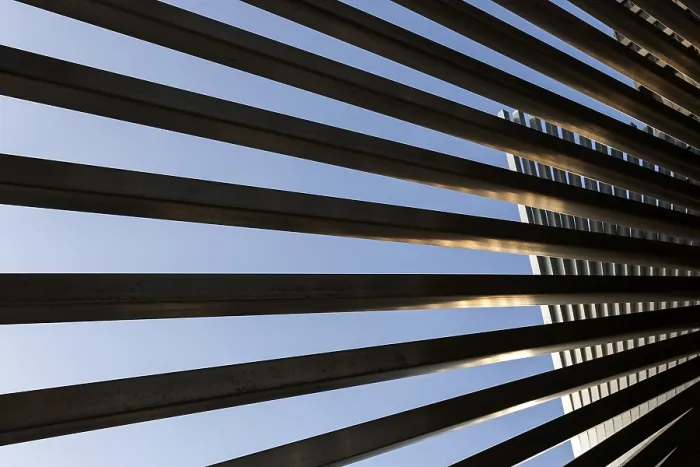 Stampa con cornice : Strutture in un elemento di metallo. Stampa con cornice : Strutture in un elemento di metallo.