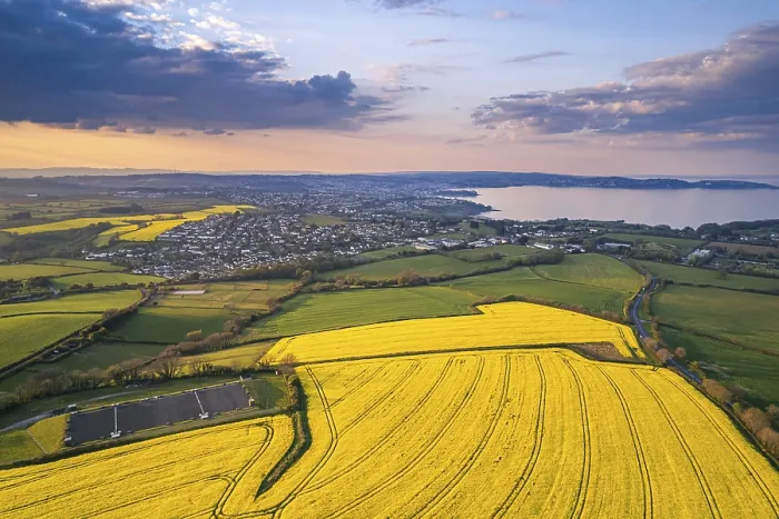 Stampa con cornice : Tramonto su Devon Fields e campi da un drone. Stampa con cornice : Tramonto su Devon Fields e campi da un drone.