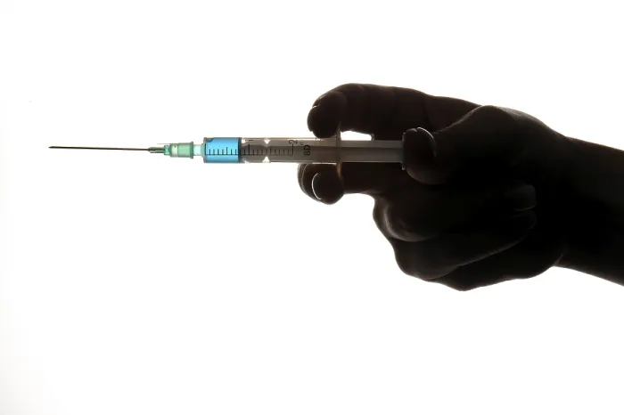 Stampa con cornice : Syringe