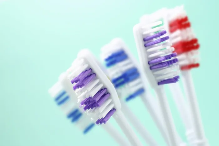 Stampa con cornice : Toothbrushes Stampa con cornice : Toothbrushes