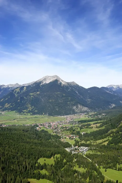 Stampa con cornice : Visuale della comunità di Ehrwald.