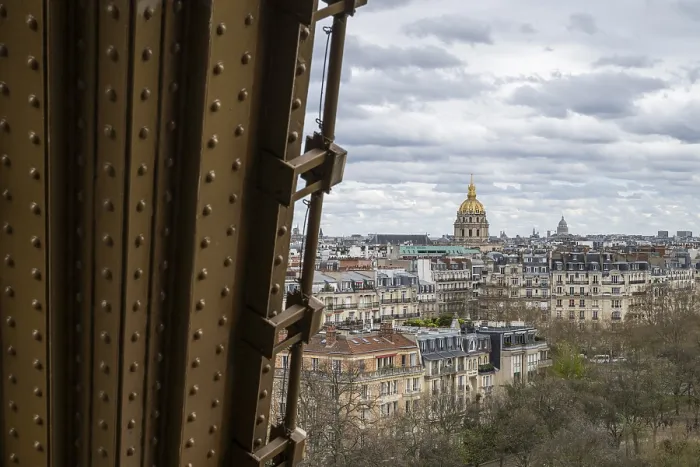 Stampa con cornice : La vista dalla Torre Eiffel all'Invalido. Stampa con cornice : La vista dalla Torre Eiffel all'Invalido.