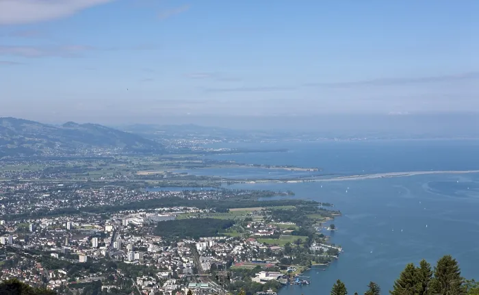Stampa con cornice : Vista dalla funivia Pfaender su Bregenz. Stampa con cornice : Vista dalla funivia Pfaender su Bregenz.