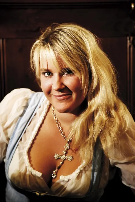 Stampa con cornice : Cameriera in dirndl Stampa con cornice : Cameriera in dirndl