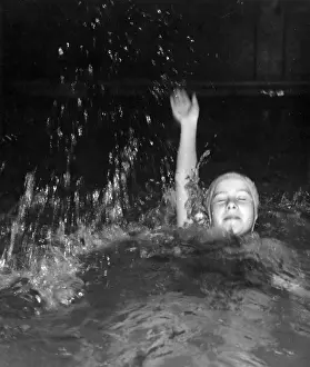 Female Swimmer Stampe: BACKSTROKE