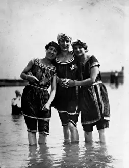 British Seaside Resort Stampe: Bathing Belles