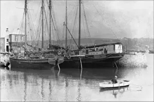 Devon Harbour Scene Stampe: Boats in a Devon harbour
